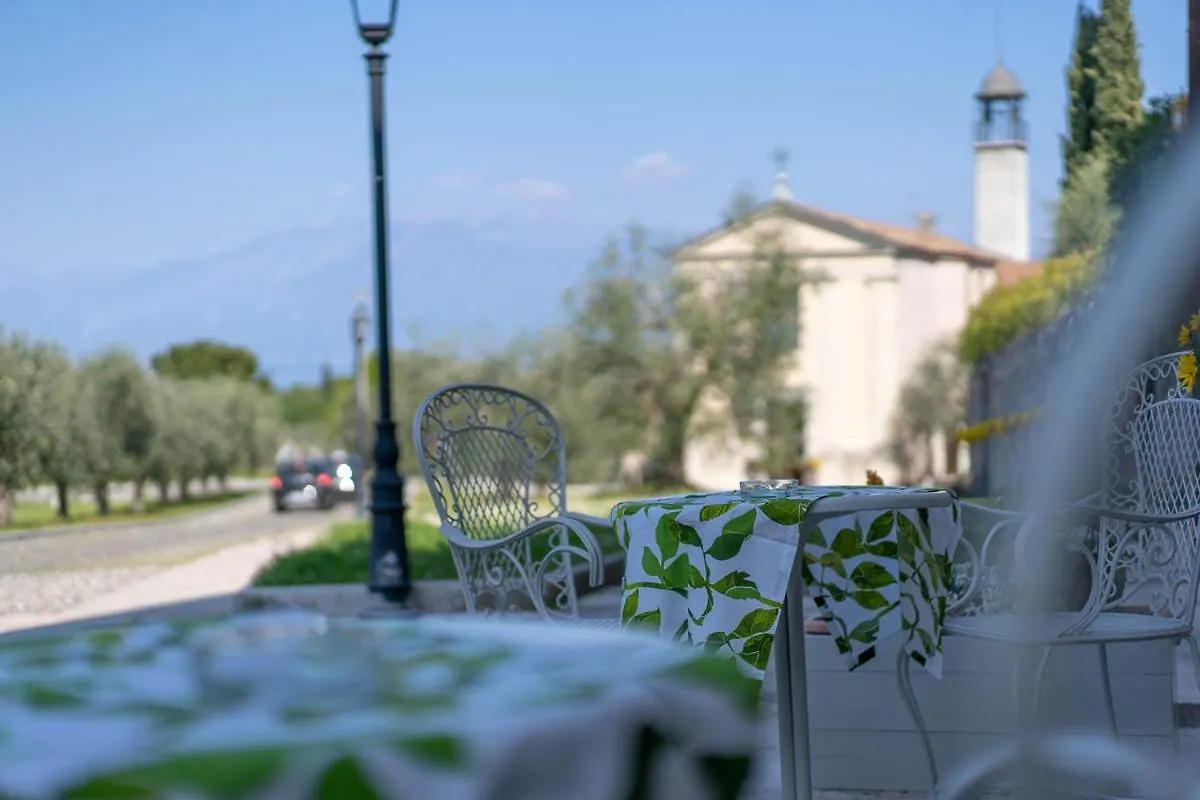 Romantic B&B Il Piccolo Paradiso San Felice del Benaco Bed & Breakfast