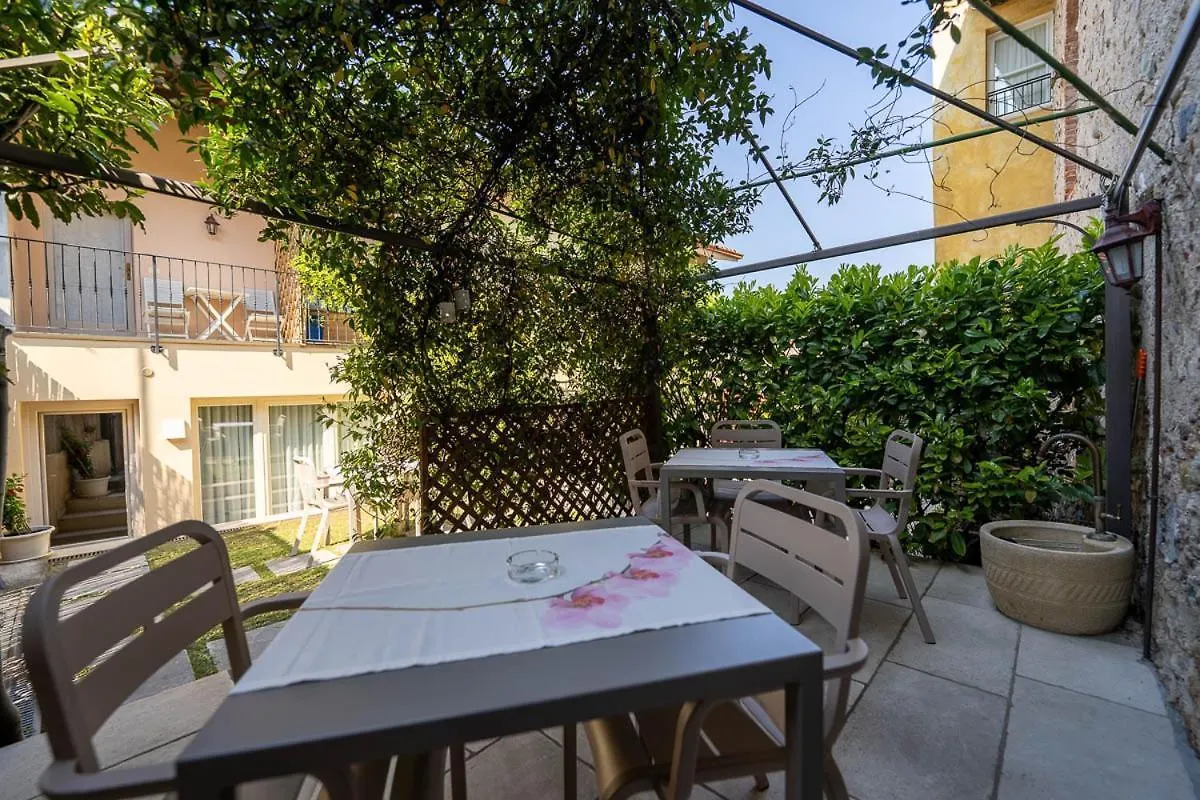 Frühstückspension Romantic B&B Il Piccolo Paradiso San Felice del Benaco Italien
