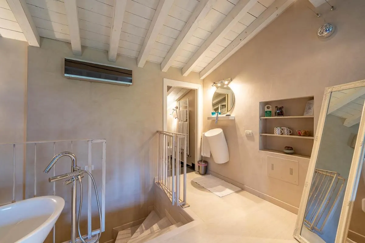 Romantic B&B Il Piccolo Paradiso San Felice del Benaco Bed & Breakfast