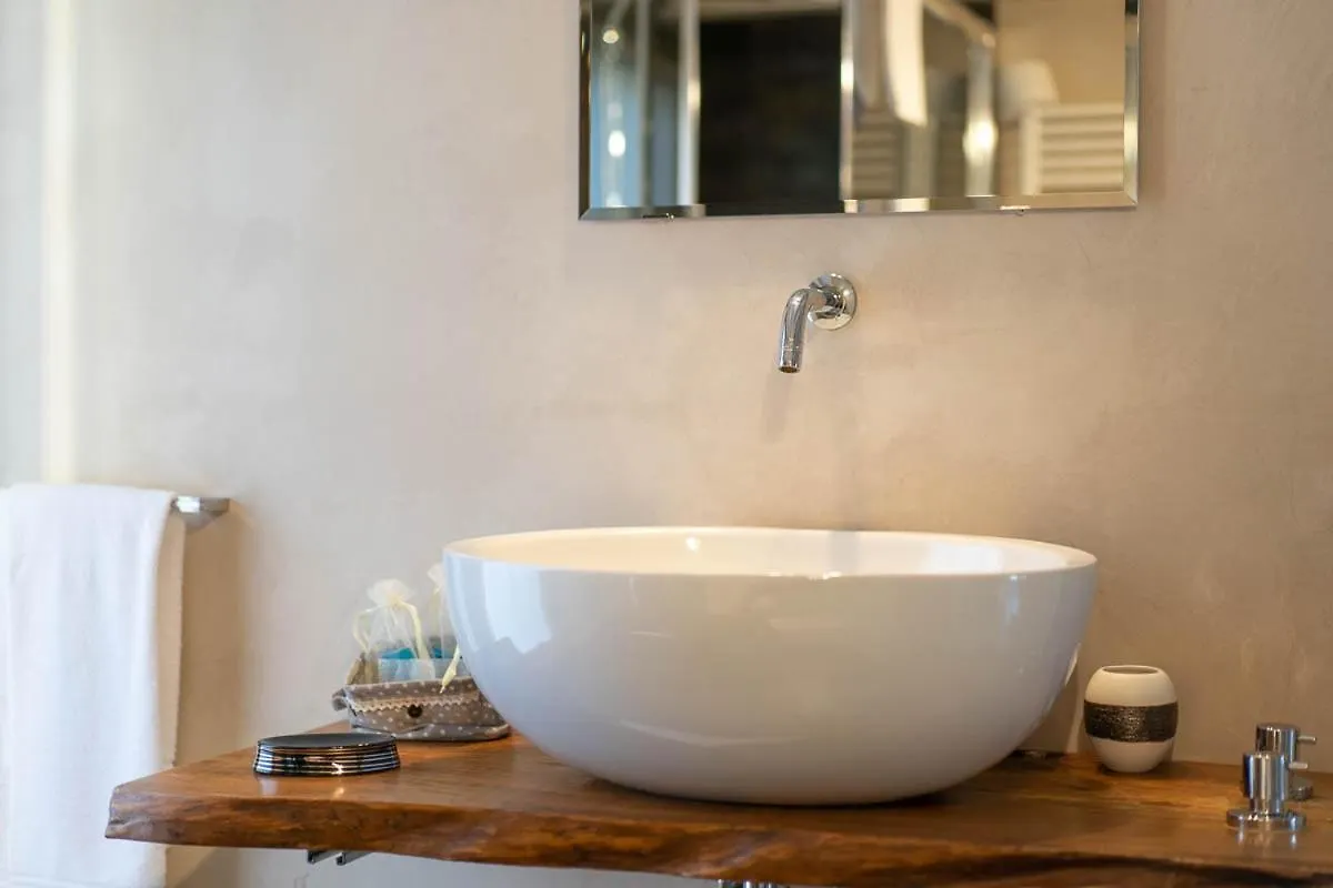 Romantic B&B Il Piccolo Paradiso San Felice del Benaco Bed & Breakfast