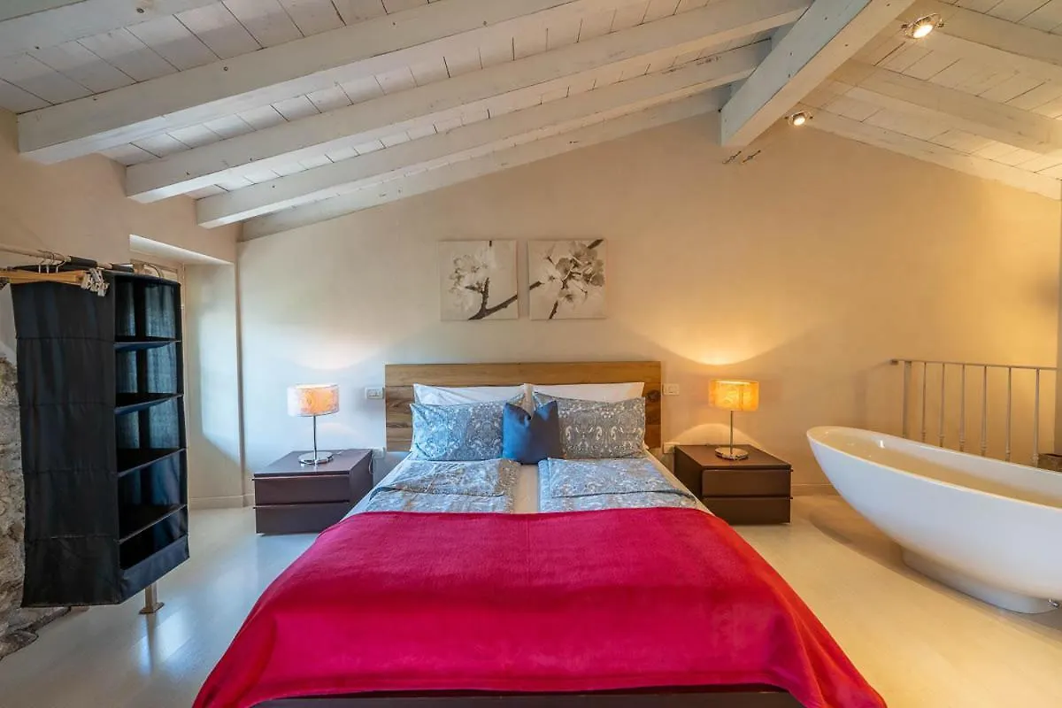 Romantic B&B Il Piccolo Paradiso San Felice del Benaco 0*,  Italy