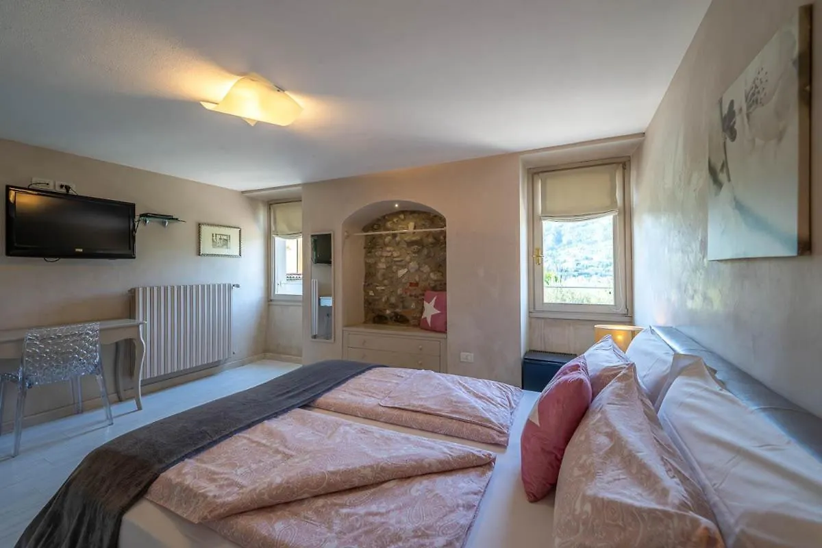 Romantic B&B Il Piccolo Paradiso San Felice del Benaco Bed & Breakfast